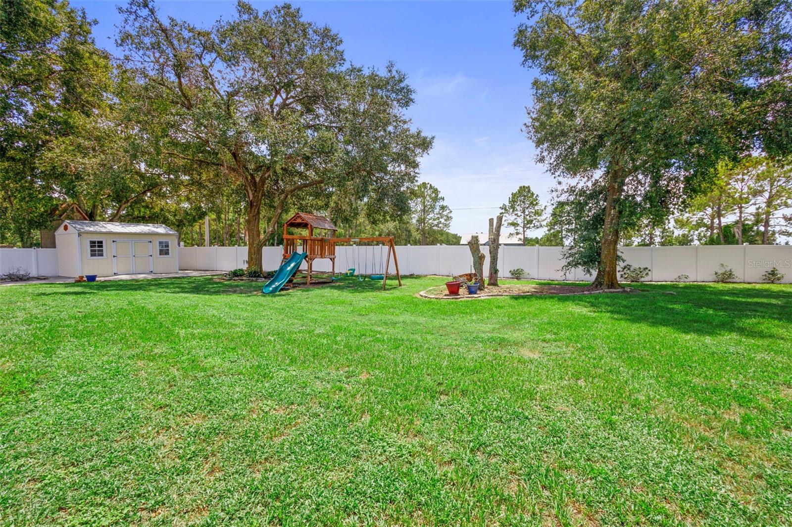 2301 ANGEL FISH LOOP, LEESBURG, FL, 34748