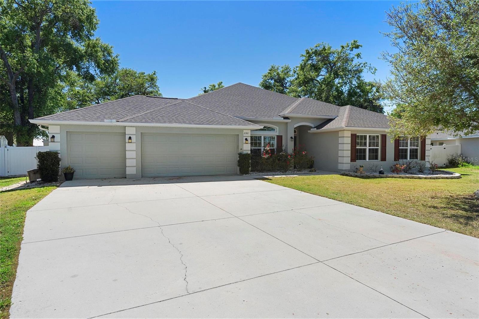 2301 ANGEL FISH LOOP, LEESBURG, FL, 34748