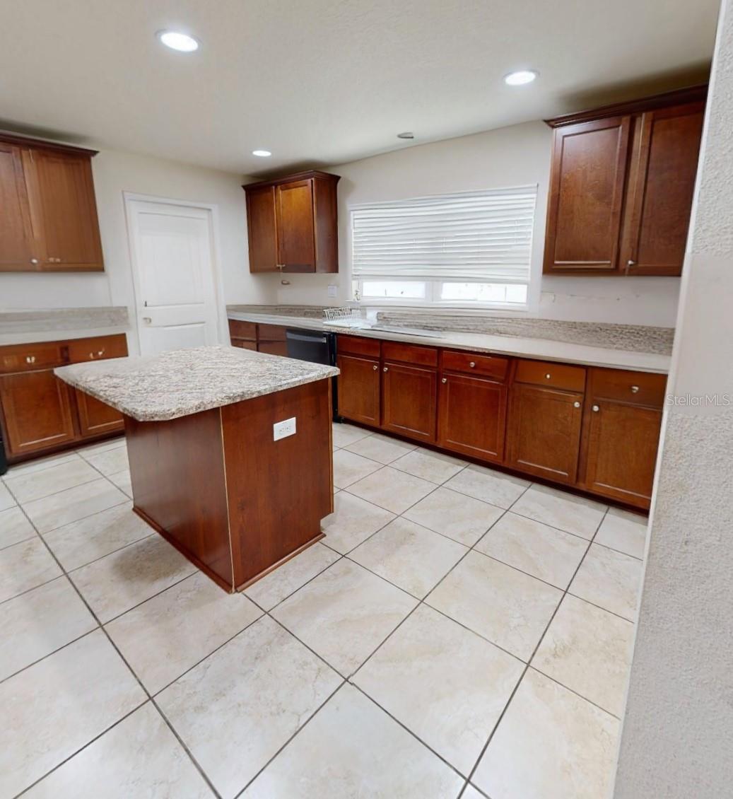 2301 ANGEL FISH LOOP, LEESBURG, FL, 34748