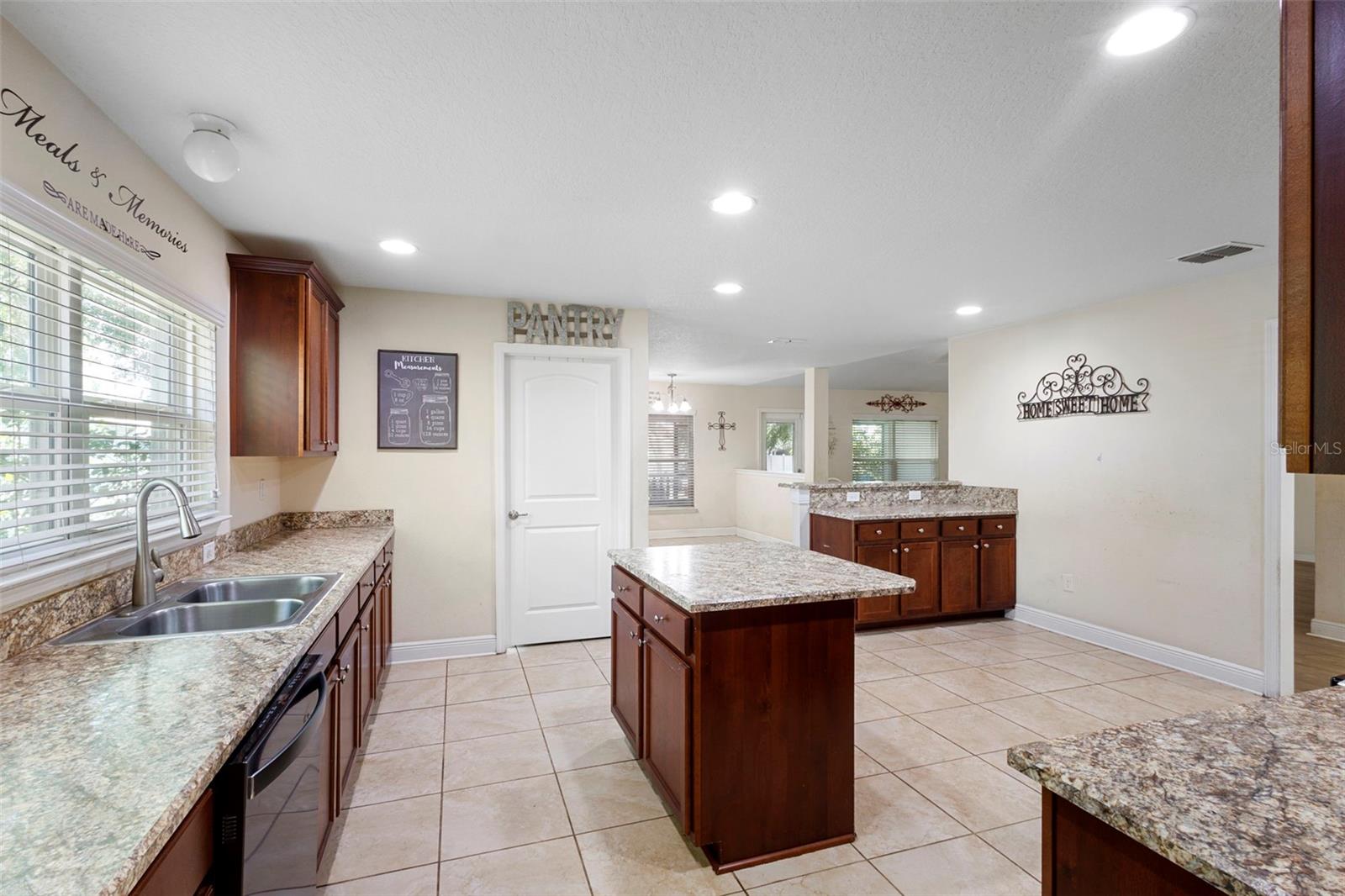 2301 ANGEL FISH LOOP, LEESBURG, FL, 34748