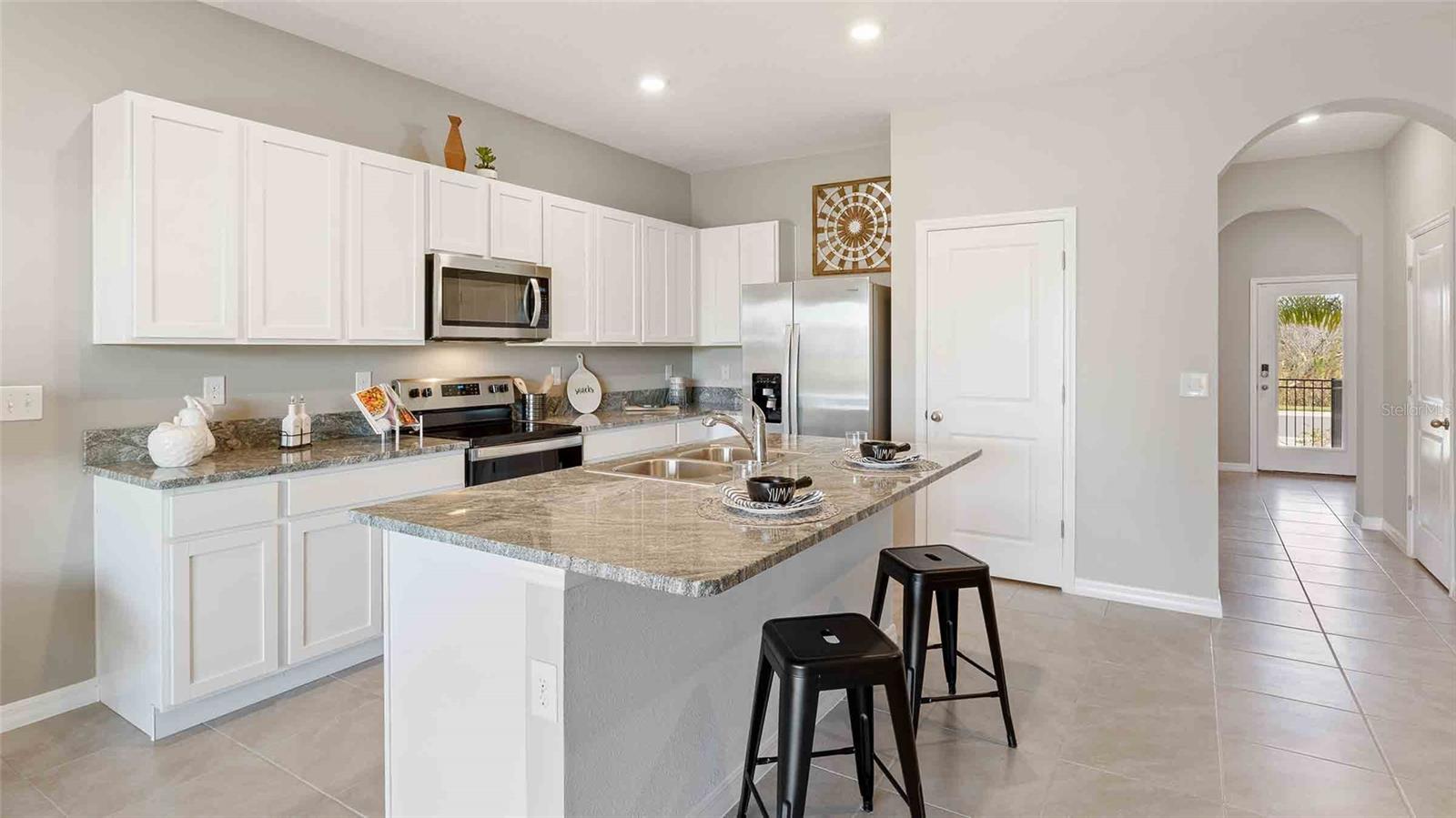 520 MANGROVE SHADE CIR, APOLLO BEACH, FL, 33572