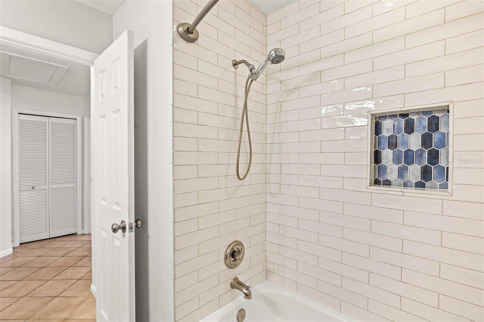 6105 RAIN BRIAR CT, TEMPLE TERRACE, FL, 33617