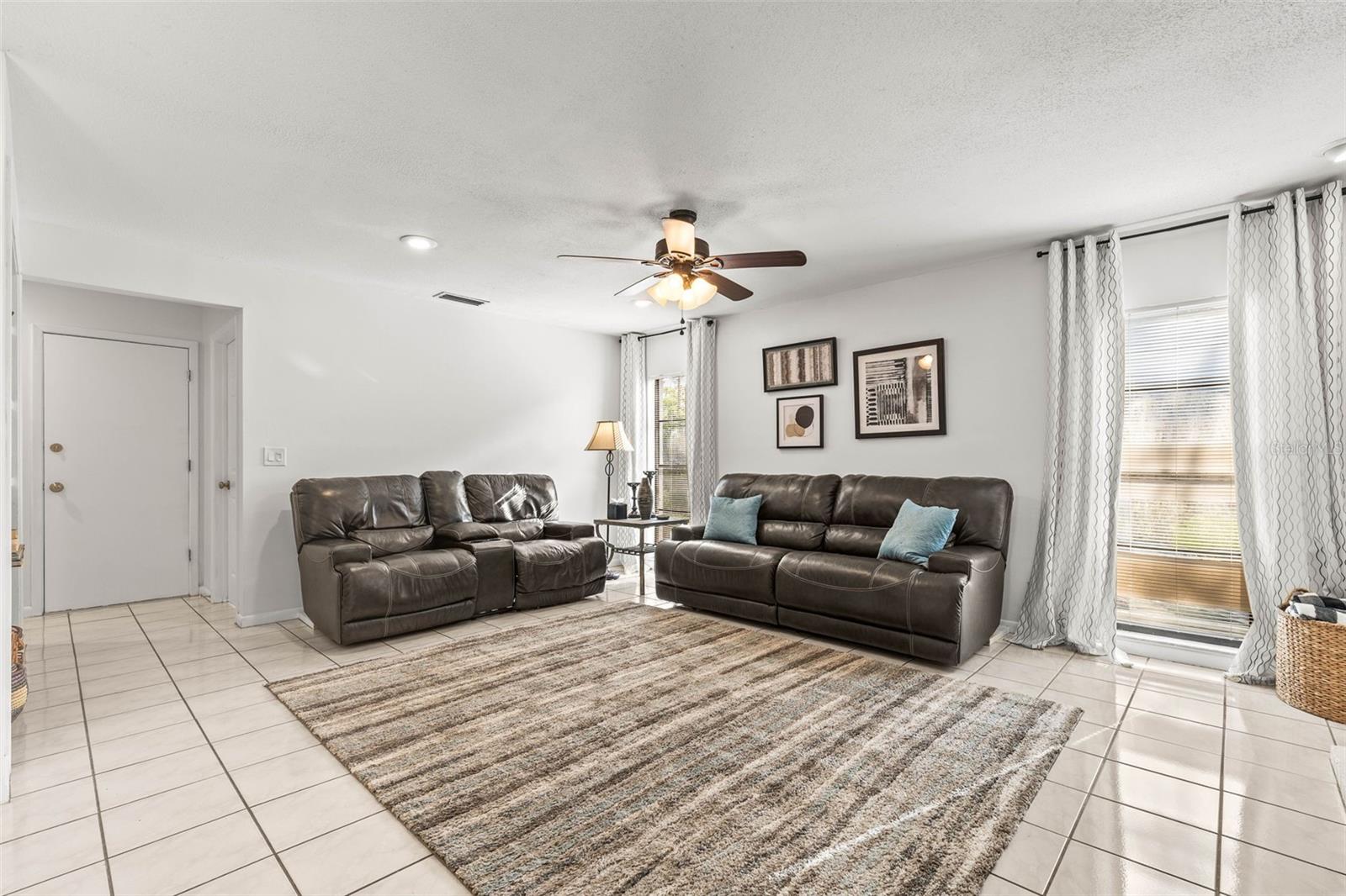 6105 RAIN BRIAR CT, TEMPLE TERRACE, FL, 33617