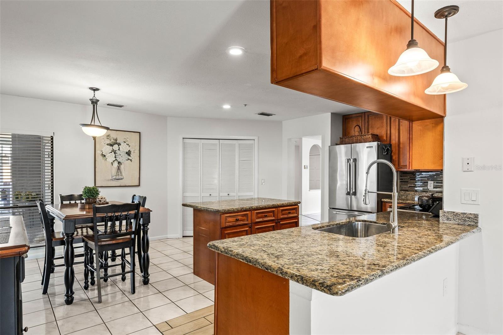 6105 RAIN BRIAR CT, TEMPLE TERRACE, FL, 33617