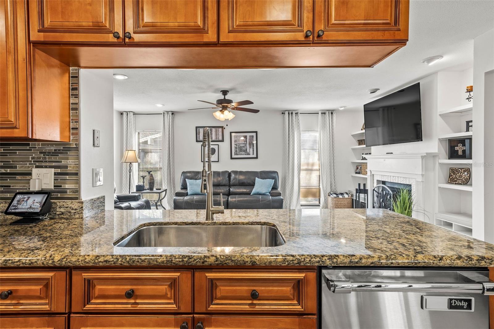 6105 RAIN BRIAR CT, TEMPLE TERRACE, FL, 33617