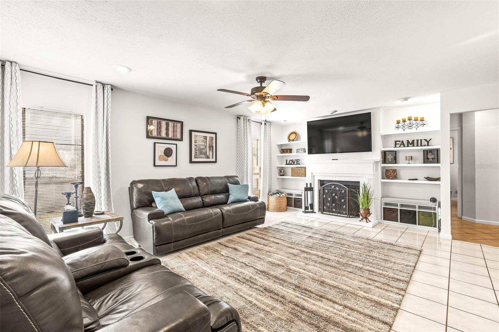6105 RAIN BRIAR CT, TEMPLE TERRACE, FL, 33617