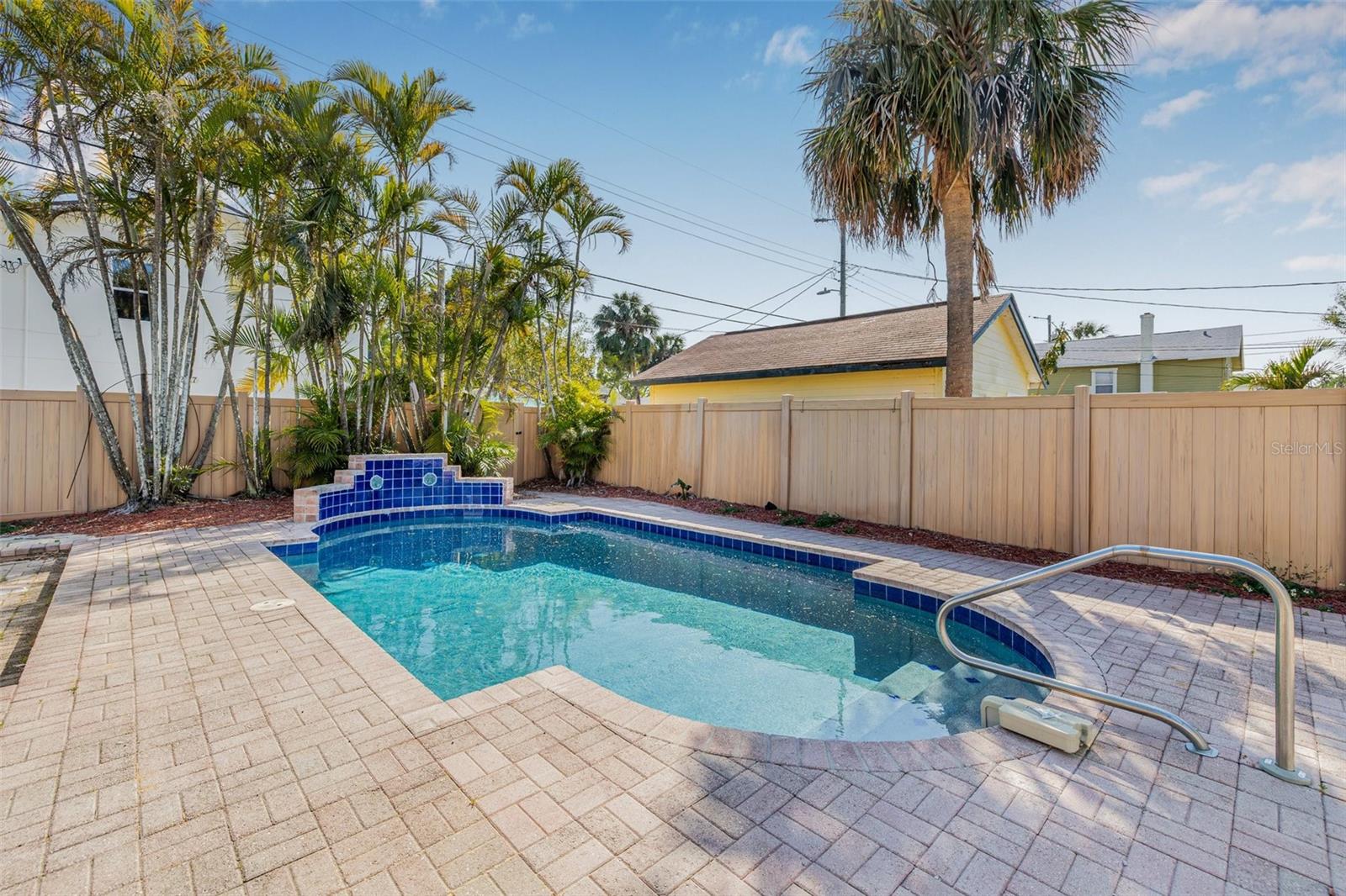 2328 DARTMOUTH AVE N, ST PETERSBURG, FL, 33713