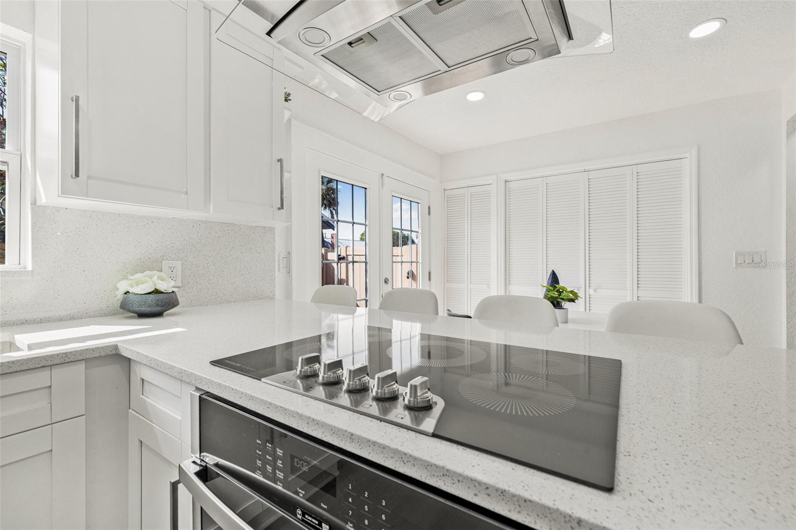 2328 DARTMOUTH AVE N, ST PETERSBURG, FL, 33713