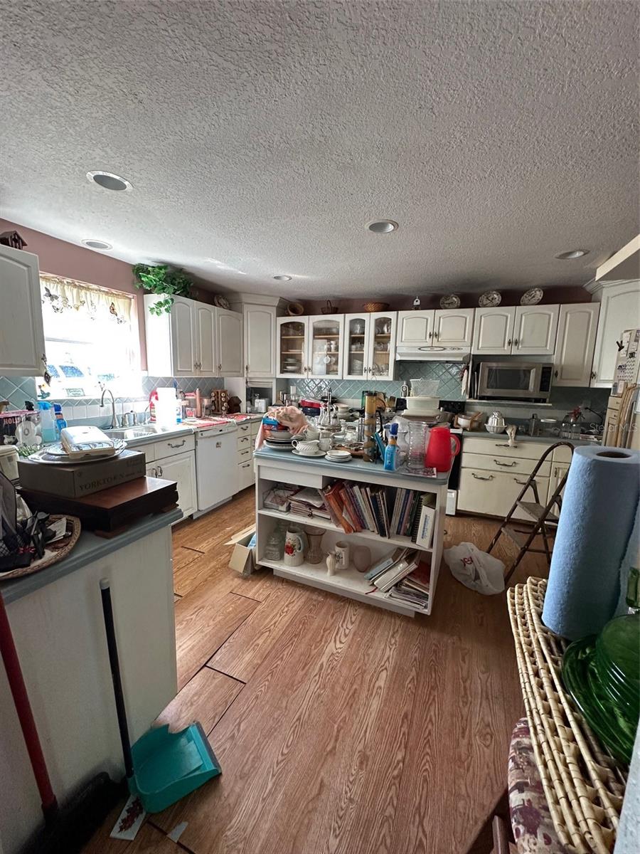 1933 BAYVIEW DR, NEW SMYRNA BEACH, FL, 32168