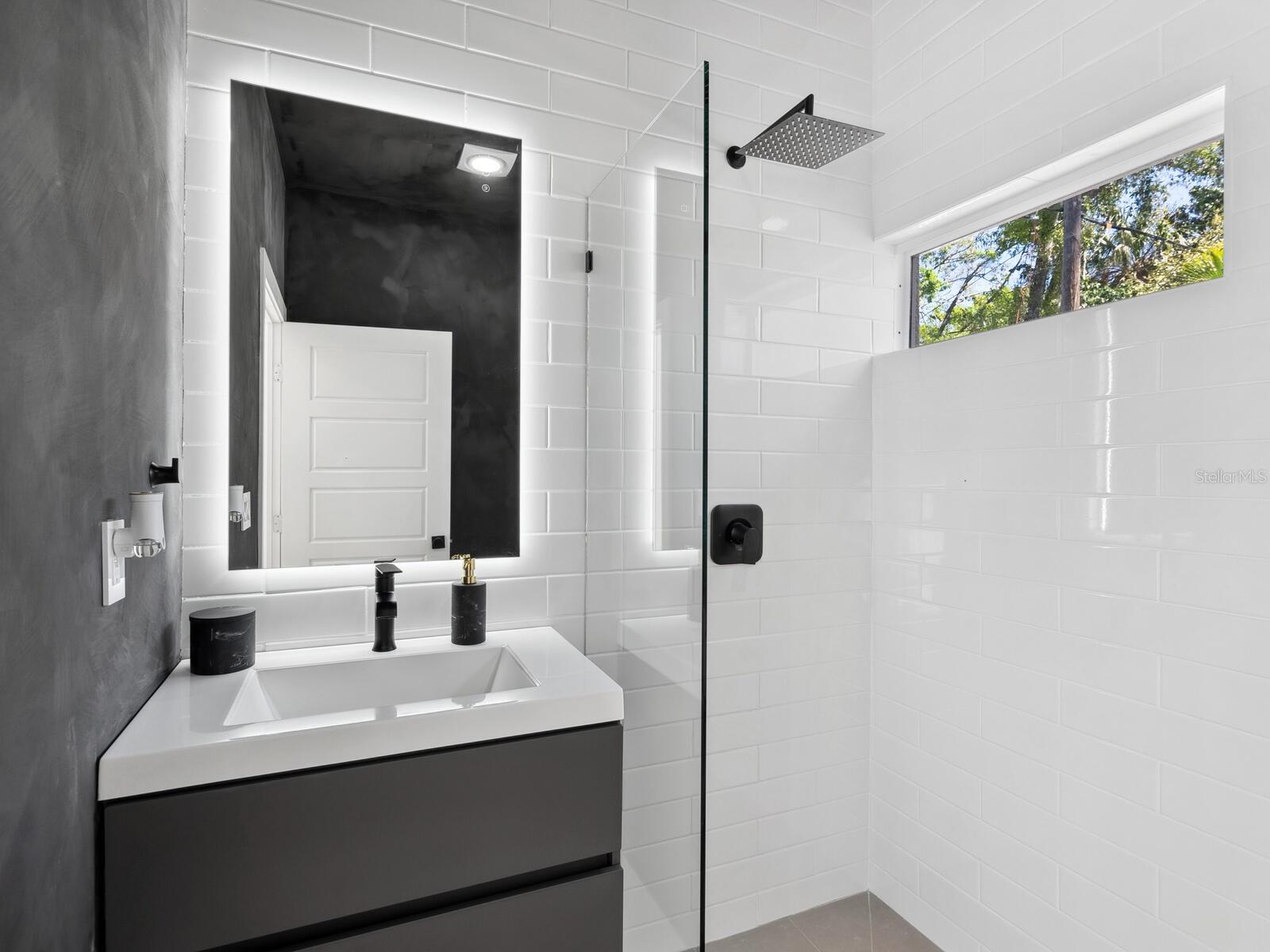 2159 HAWTHORNE ST, SARASOTA, FL, 34239
