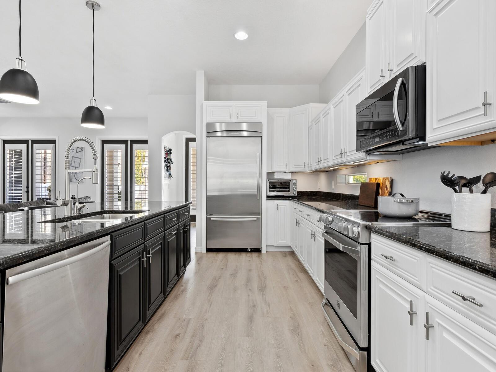 2159 HAWTHORNE ST, SARASOTA, FL, 34239