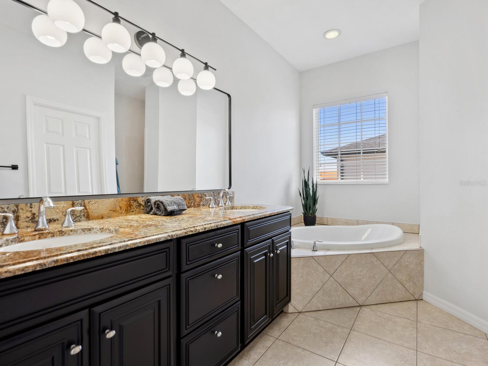 2159 HAWTHORNE ST, SARASOTA, FL, 34239