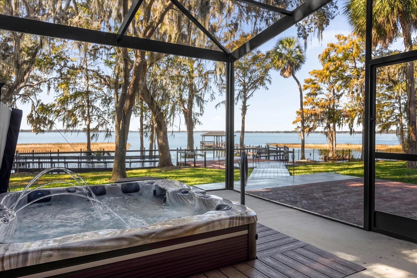 15749 ACORN CIR, TAVARES, FL, 32778