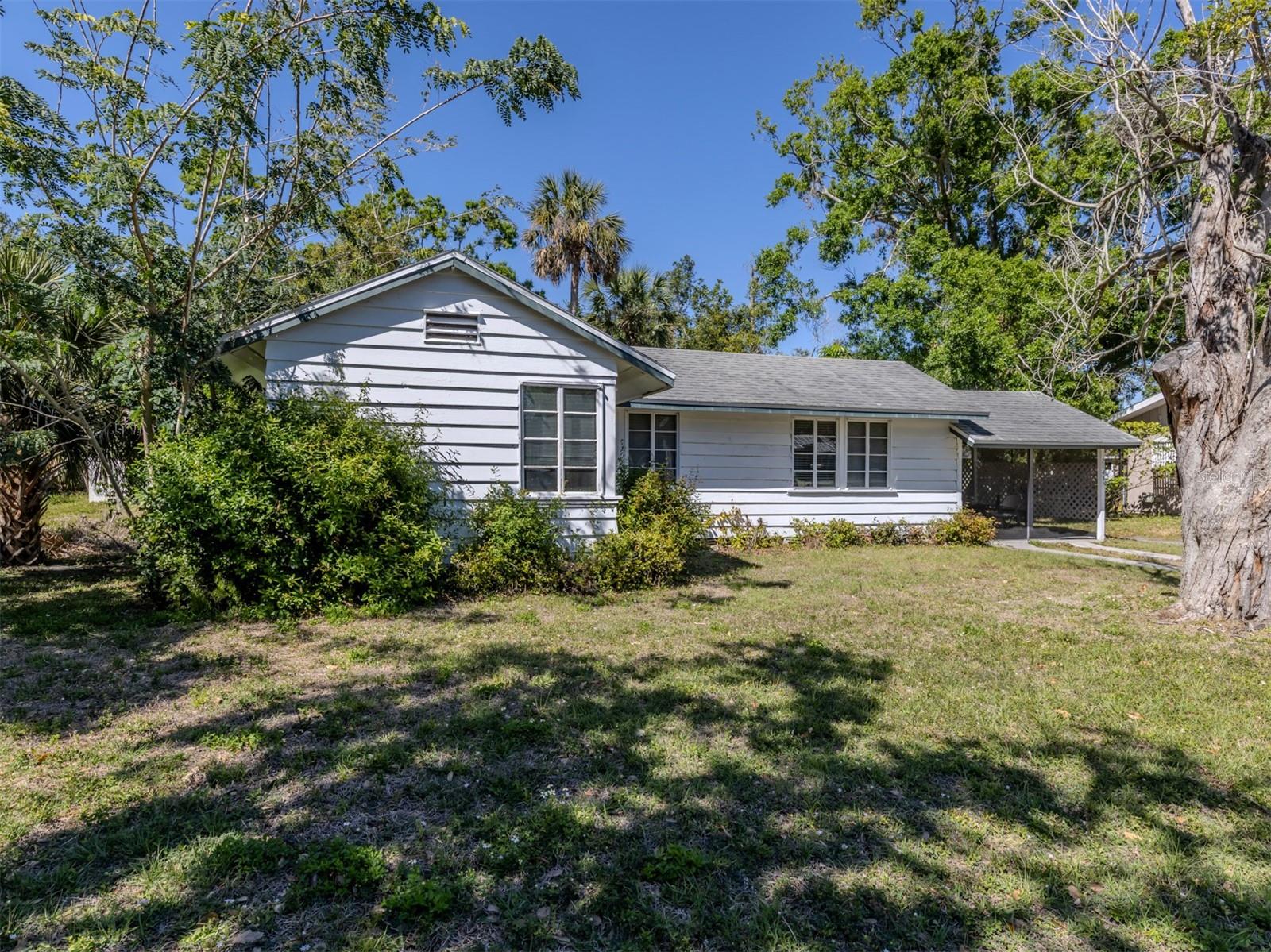 2043 OAK TER, SARASOTA, FL, 34231