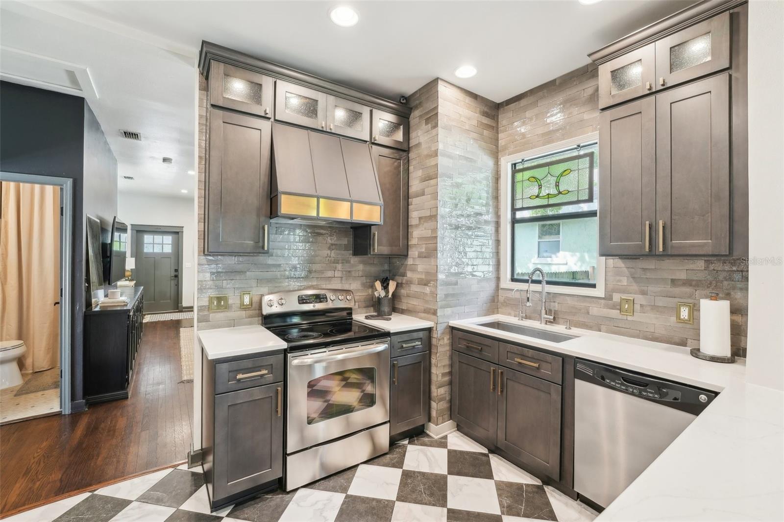 114 E EMILY ST, TAMPA, FL, 33603