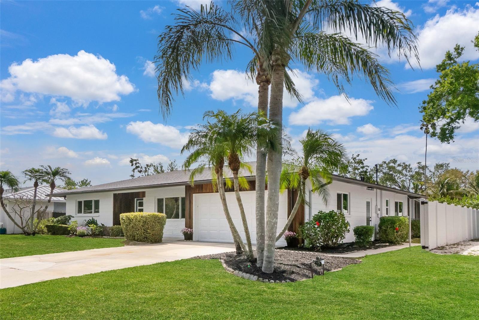 2242 SUNNYSIDE LN, SARASOTA, FL, 34239