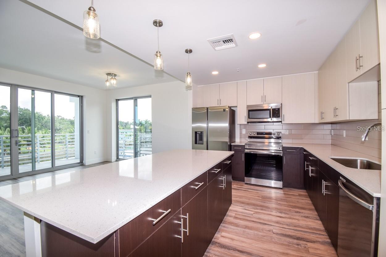 1709 N TAMIAMI TRL #327, SARASOTA, FL, 34234