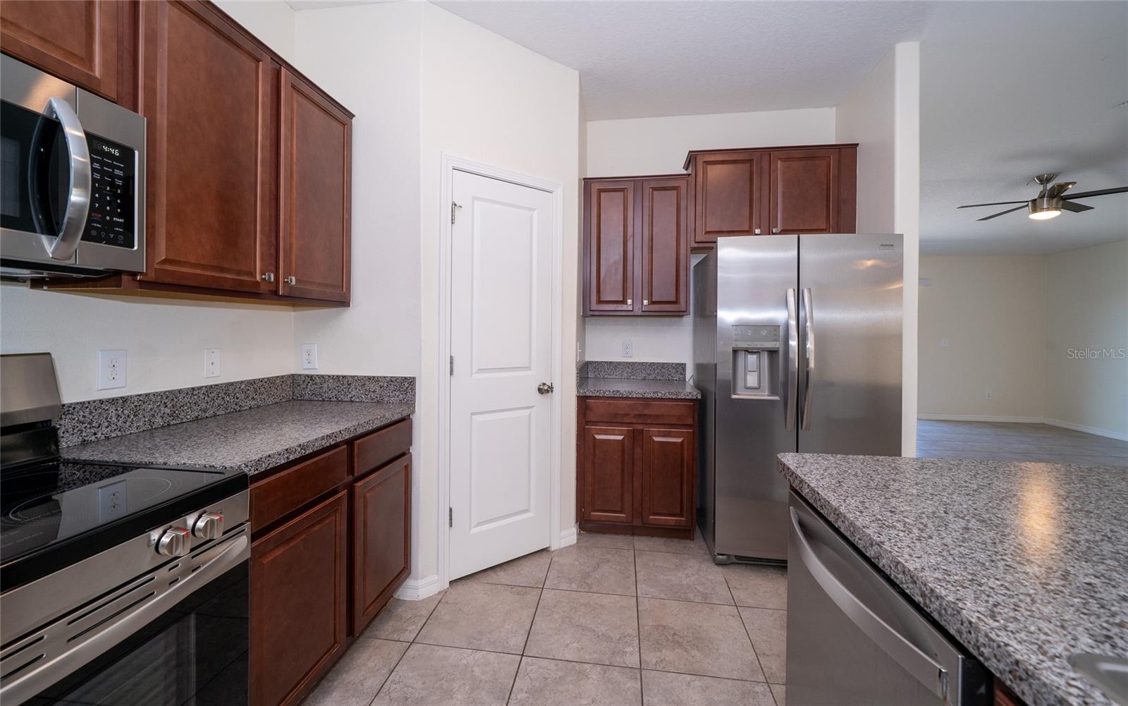 36077 STABLE WILK AVE, ZEPHYRHILLS, FL, 33541