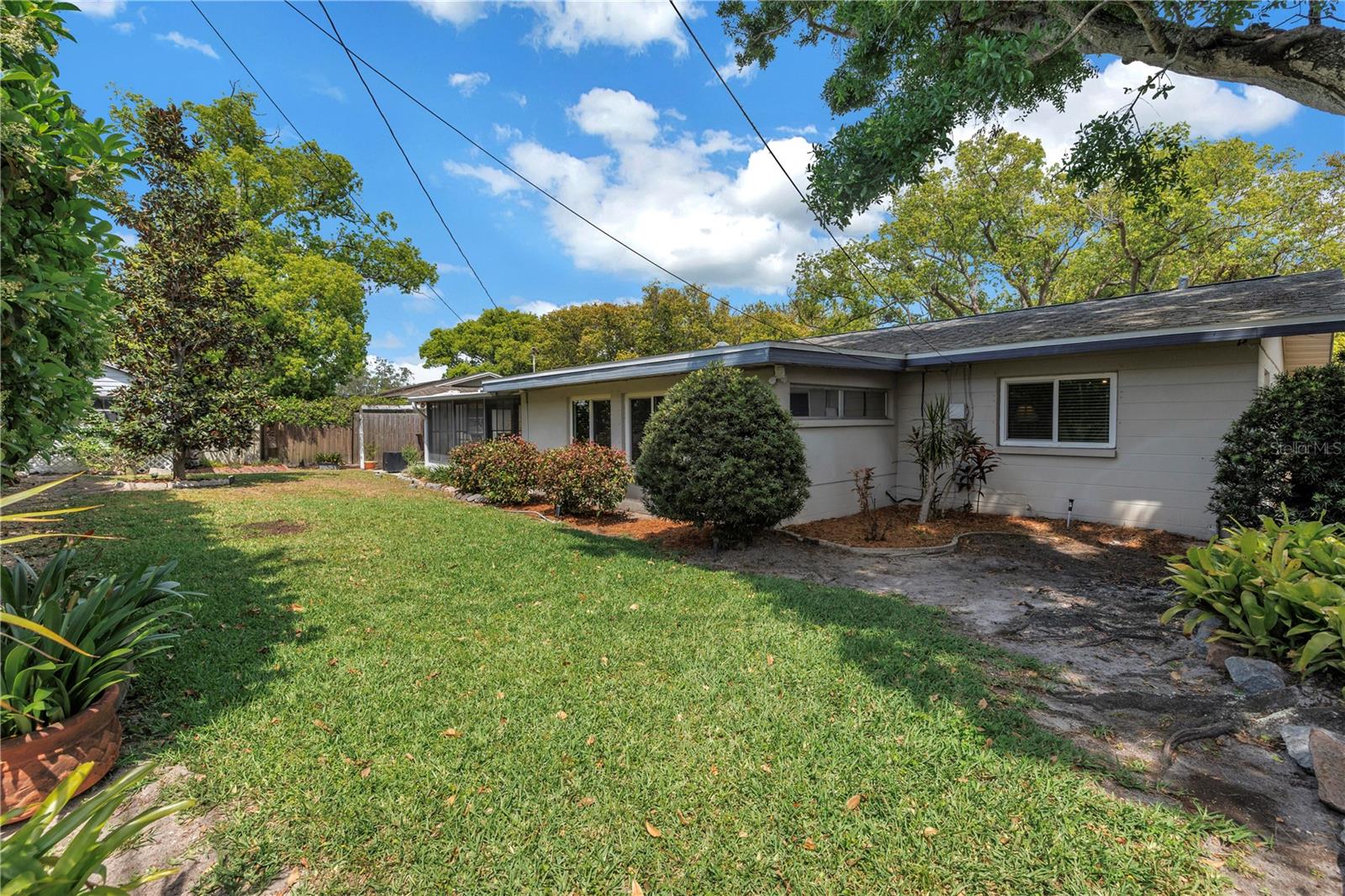 9044 LYNWOOD DR, SEMINOLE, FL, 33772