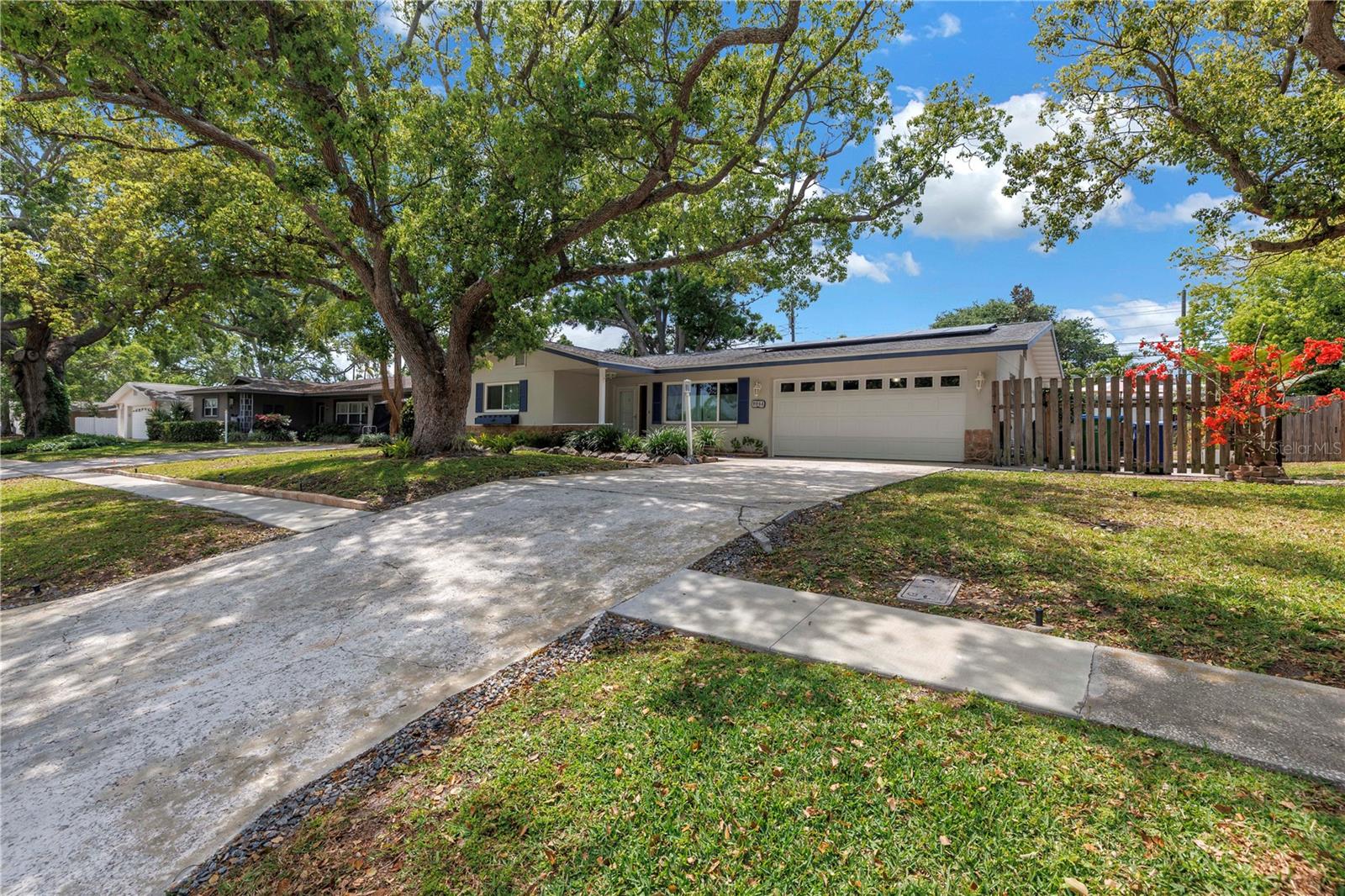 9044 LYNWOOD DR, SEMINOLE, FL, 33772