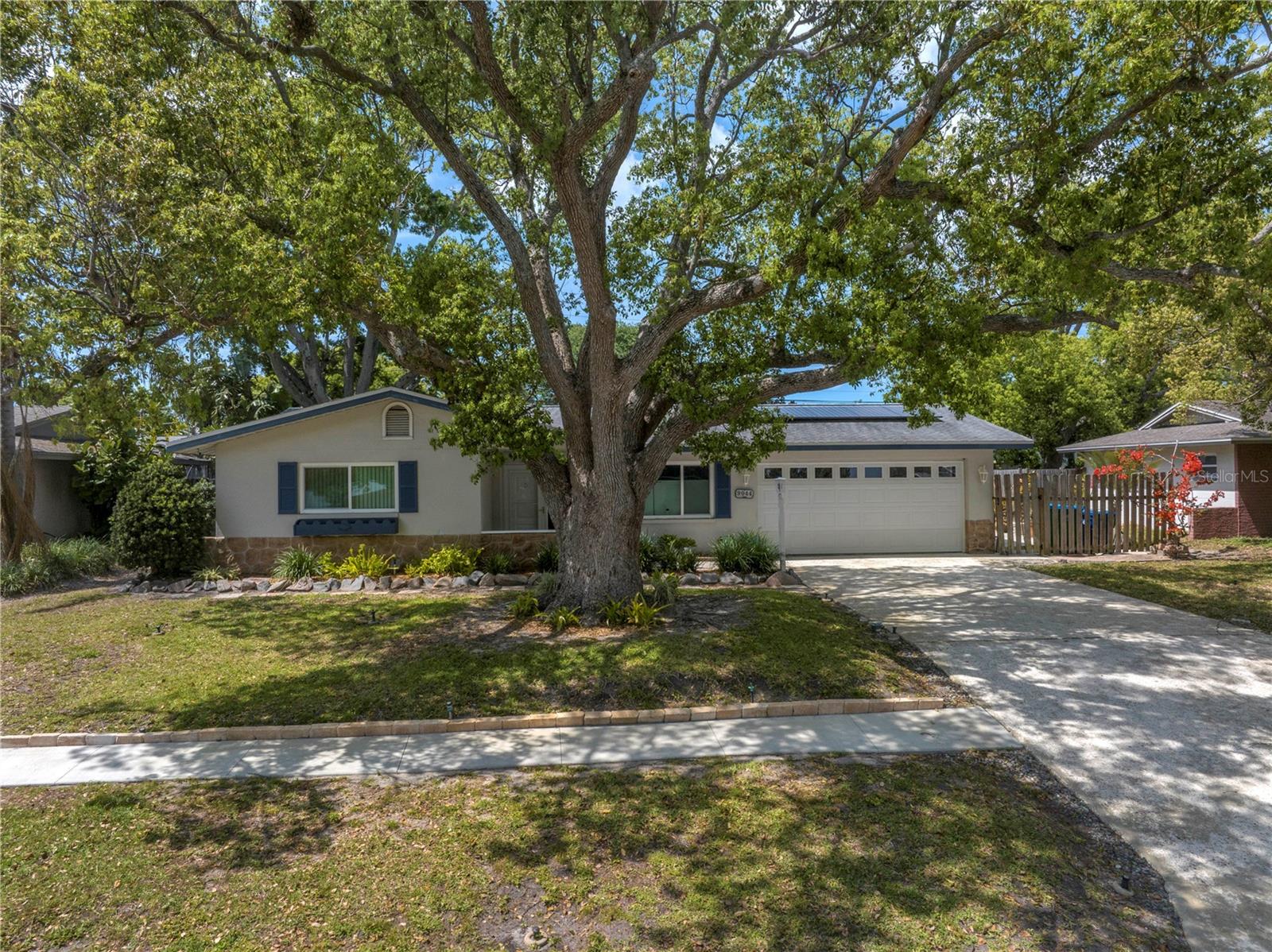 9044 LYNWOOD DR, SEMINOLE, FL, 33772