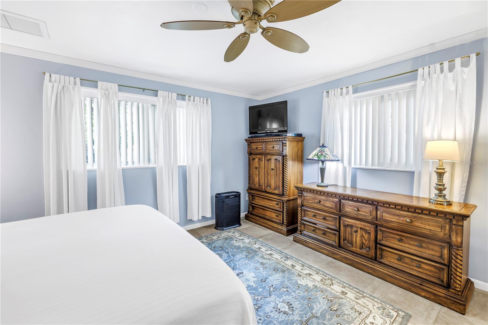 9044 LYNWOOD DR, SEMINOLE, FL, 33772