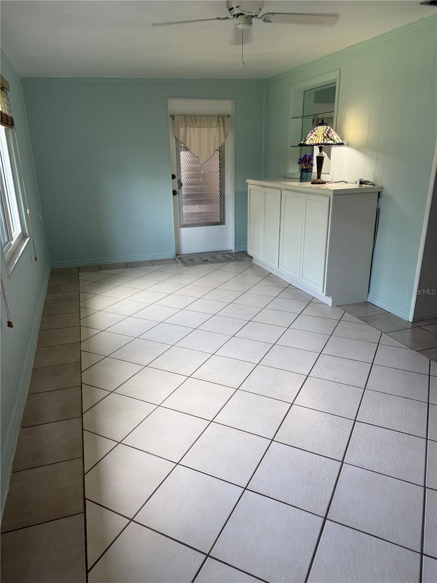 9044 LYNWOOD DR, SEMINOLE, FL, 33772
