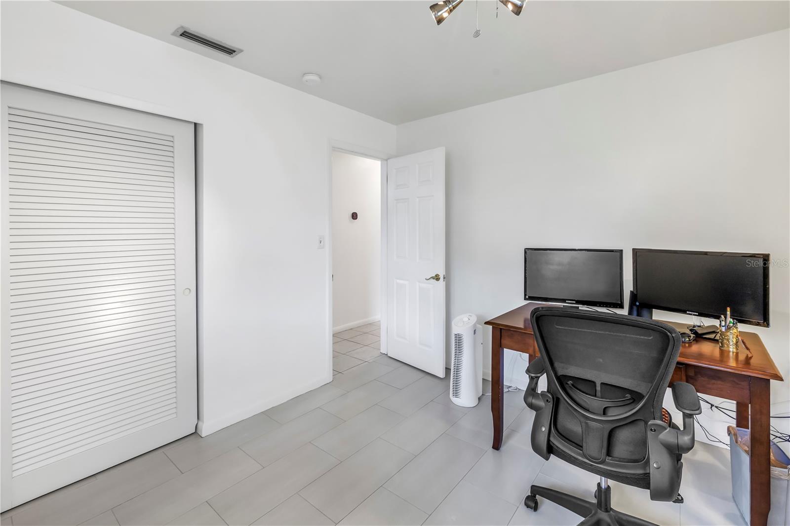 9044 LYNWOOD DR, SEMINOLE, FL, 33772