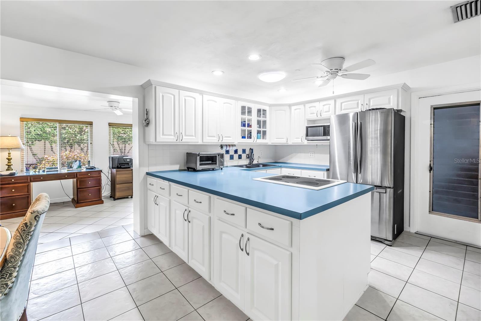 9044 LYNWOOD DR, SEMINOLE, FL, 33772