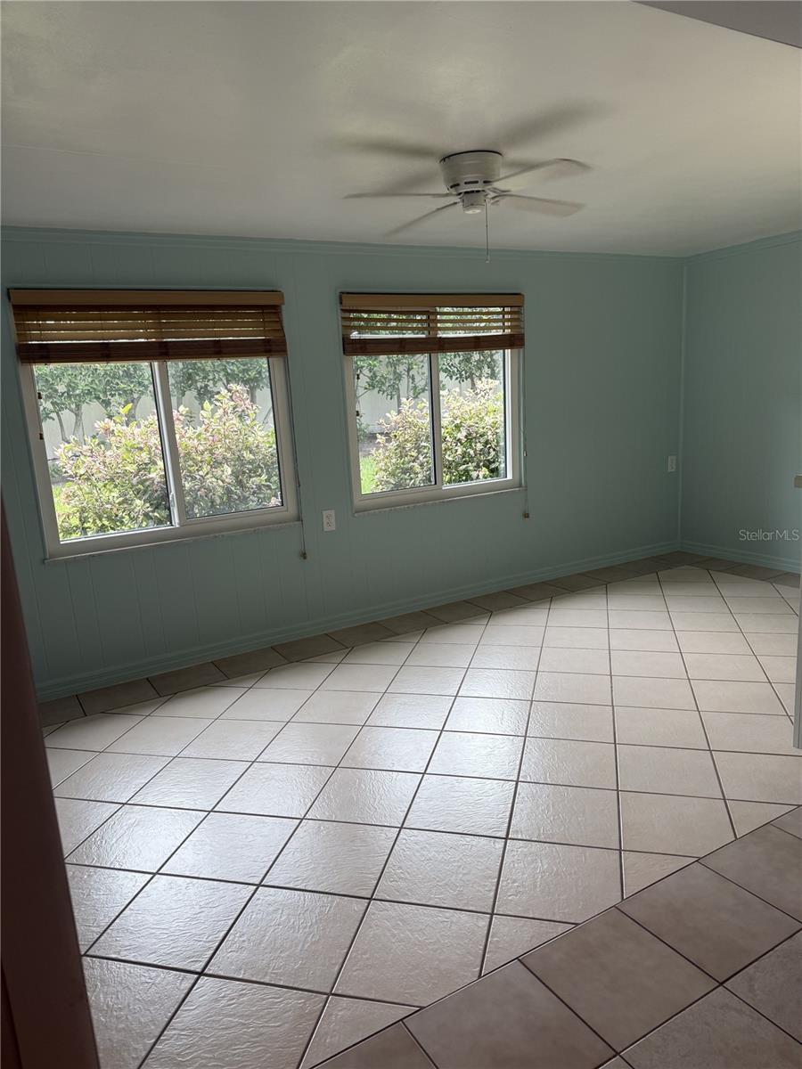9044 LYNWOOD DR, SEMINOLE, FL, 33772