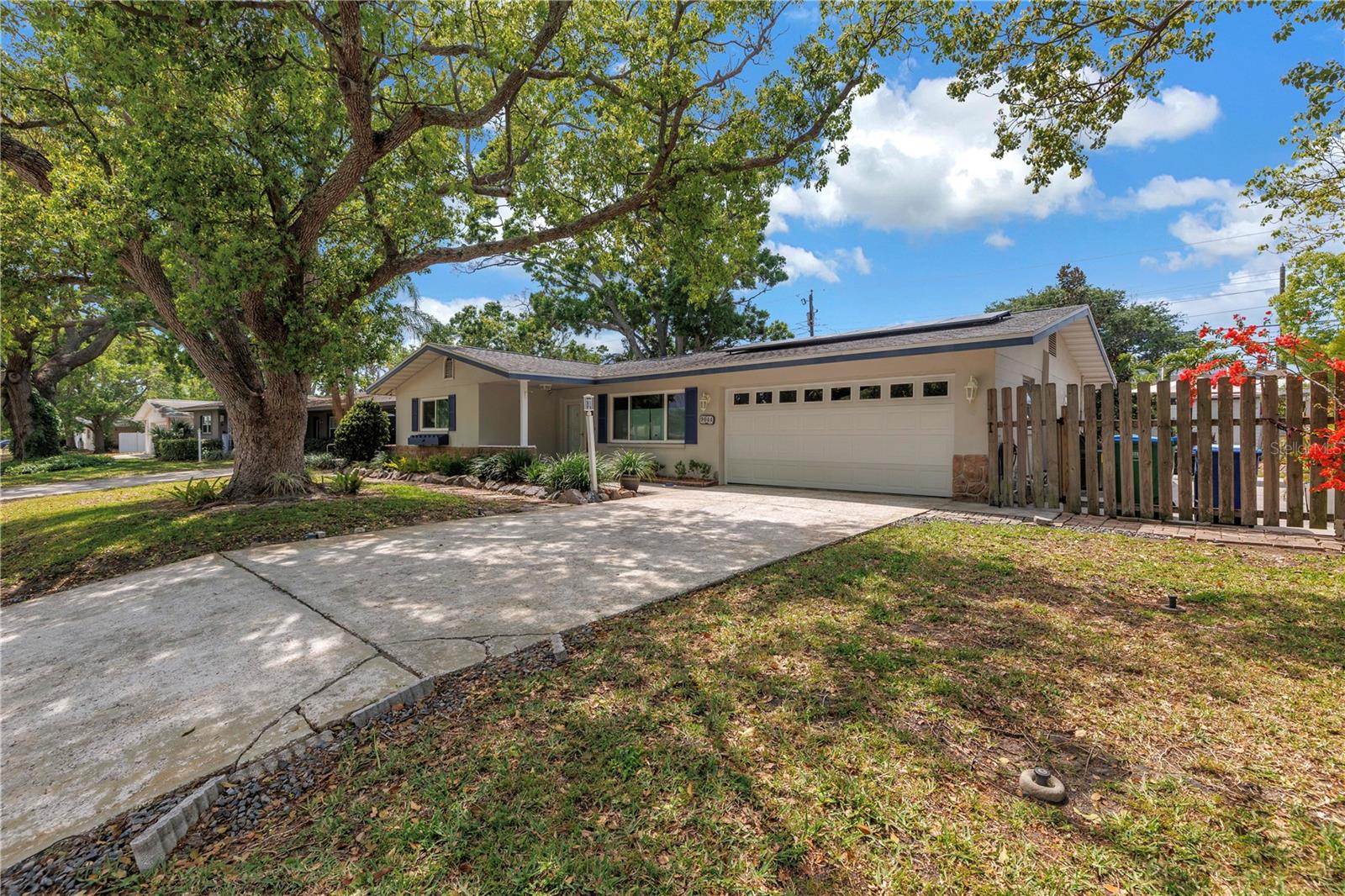 9044 LYNWOOD DR, SEMINOLE, FL, 33772