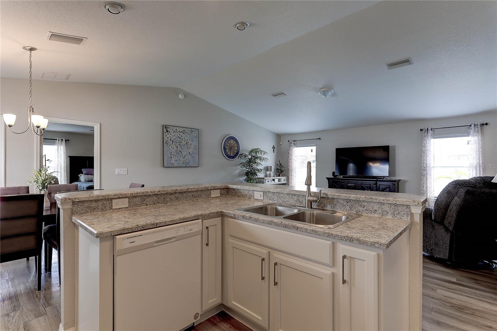 6632 LAXEY CT, ZEPHYRHILLS, FL, 33541