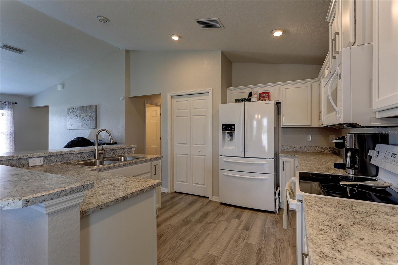 6632 LAXEY CT, ZEPHYRHILLS, FL, 33541