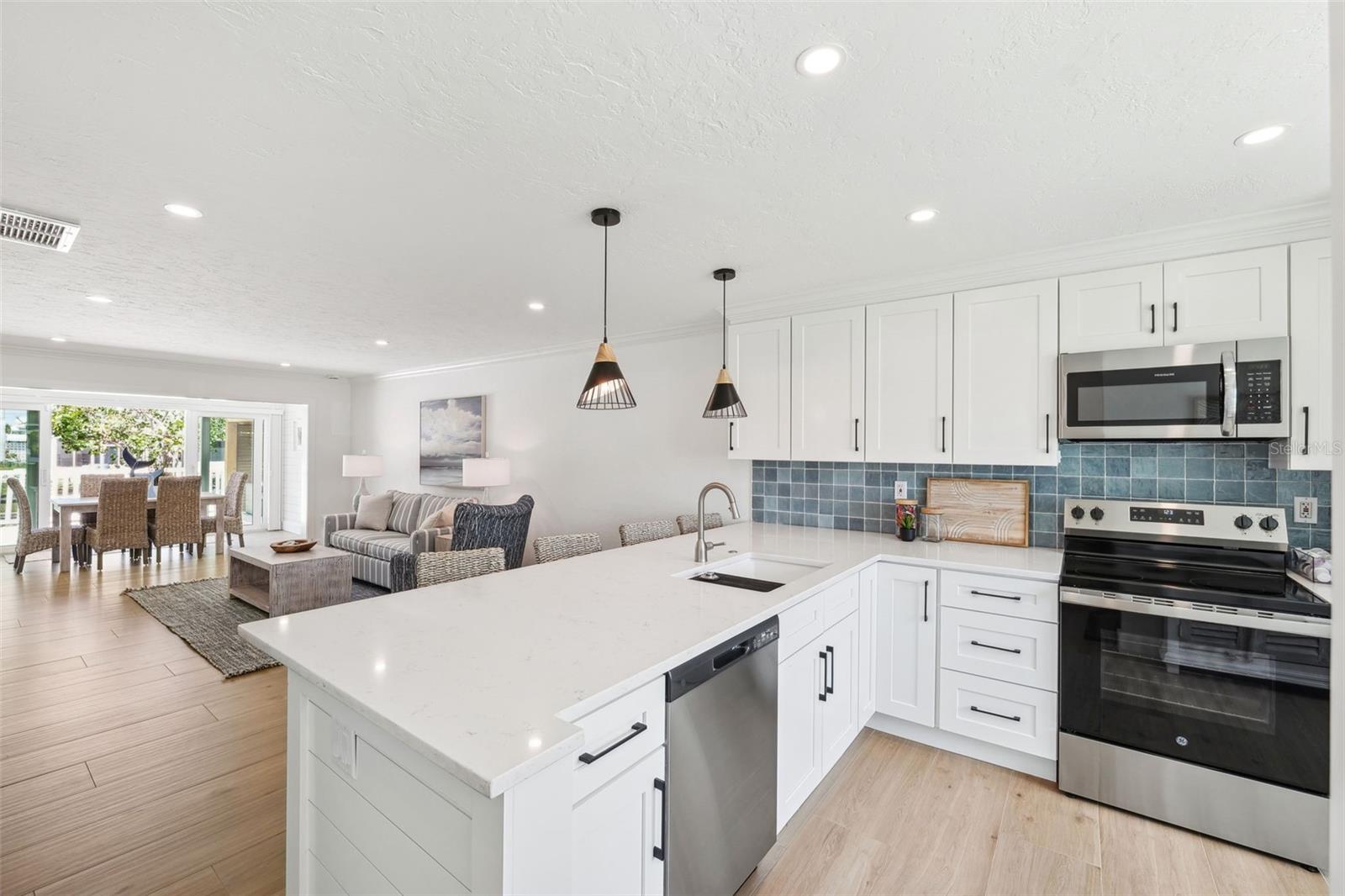 438 62ND ST, HOLMES BEACH, FL, 34217