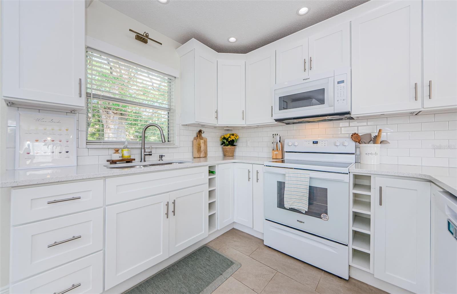 2261 QUEEN ST S, ST PETERSBURG, FL, 33712