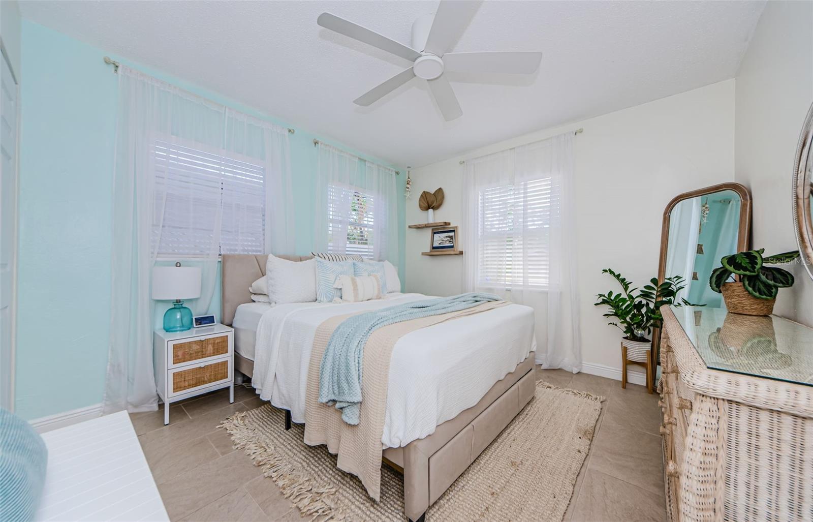 2261 QUEEN ST S, ST PETERSBURG, FL, 33712