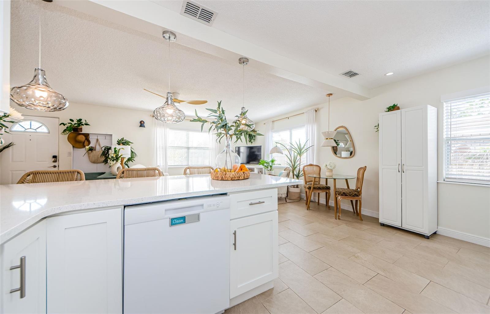 2261 QUEEN ST S, ST PETERSBURG, FL, 33712