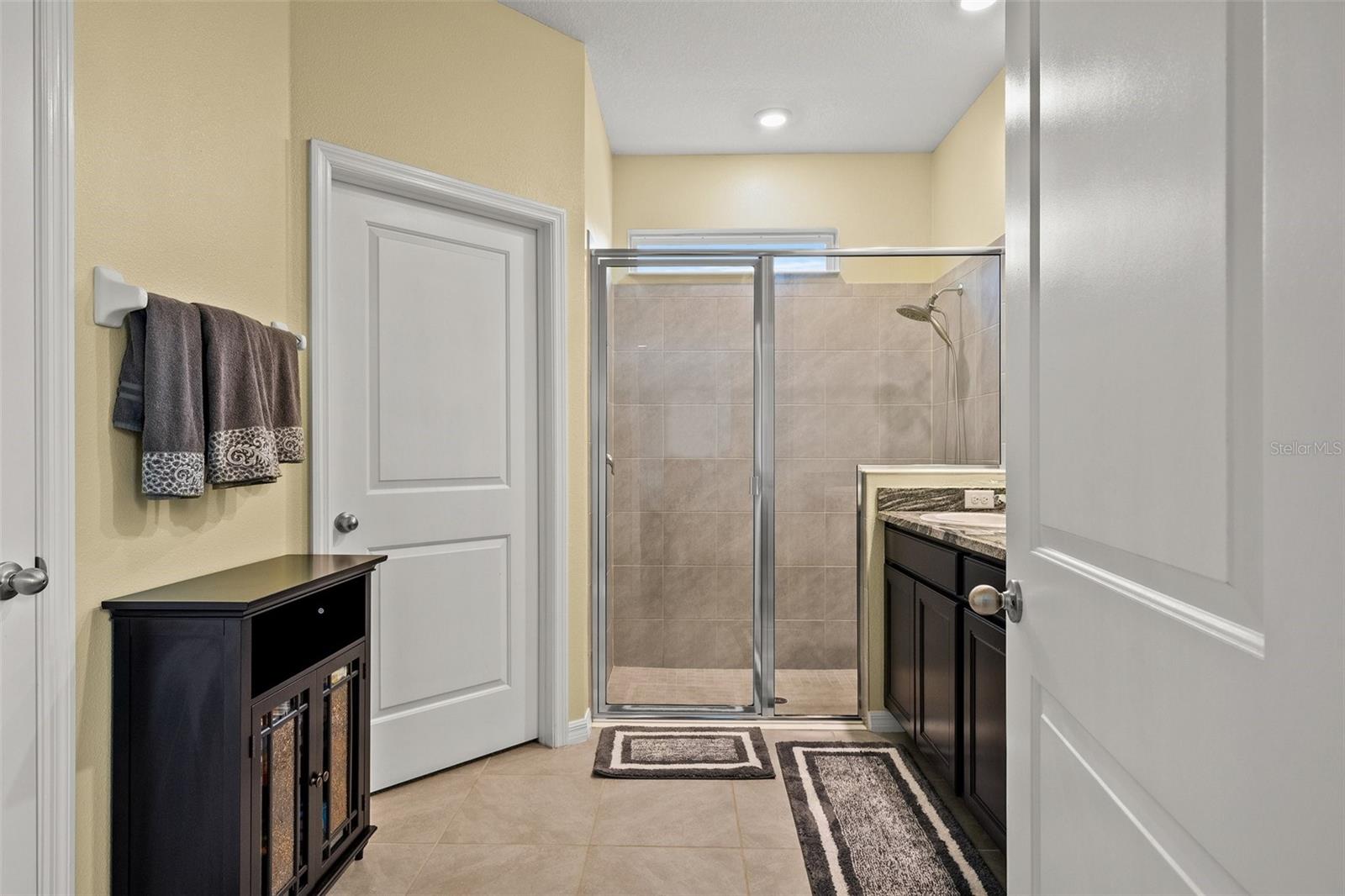 582 8TH ST NW, RUSKIN, FL, 33570