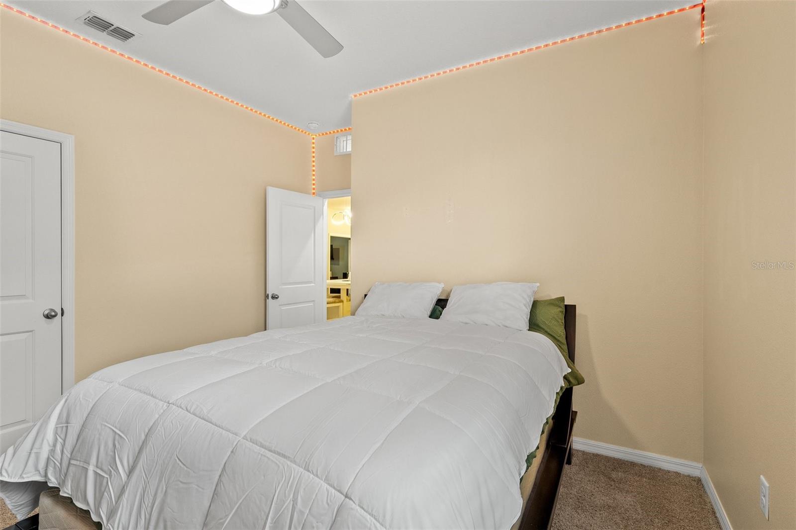 582 8TH ST NW, RUSKIN, FL, 33570