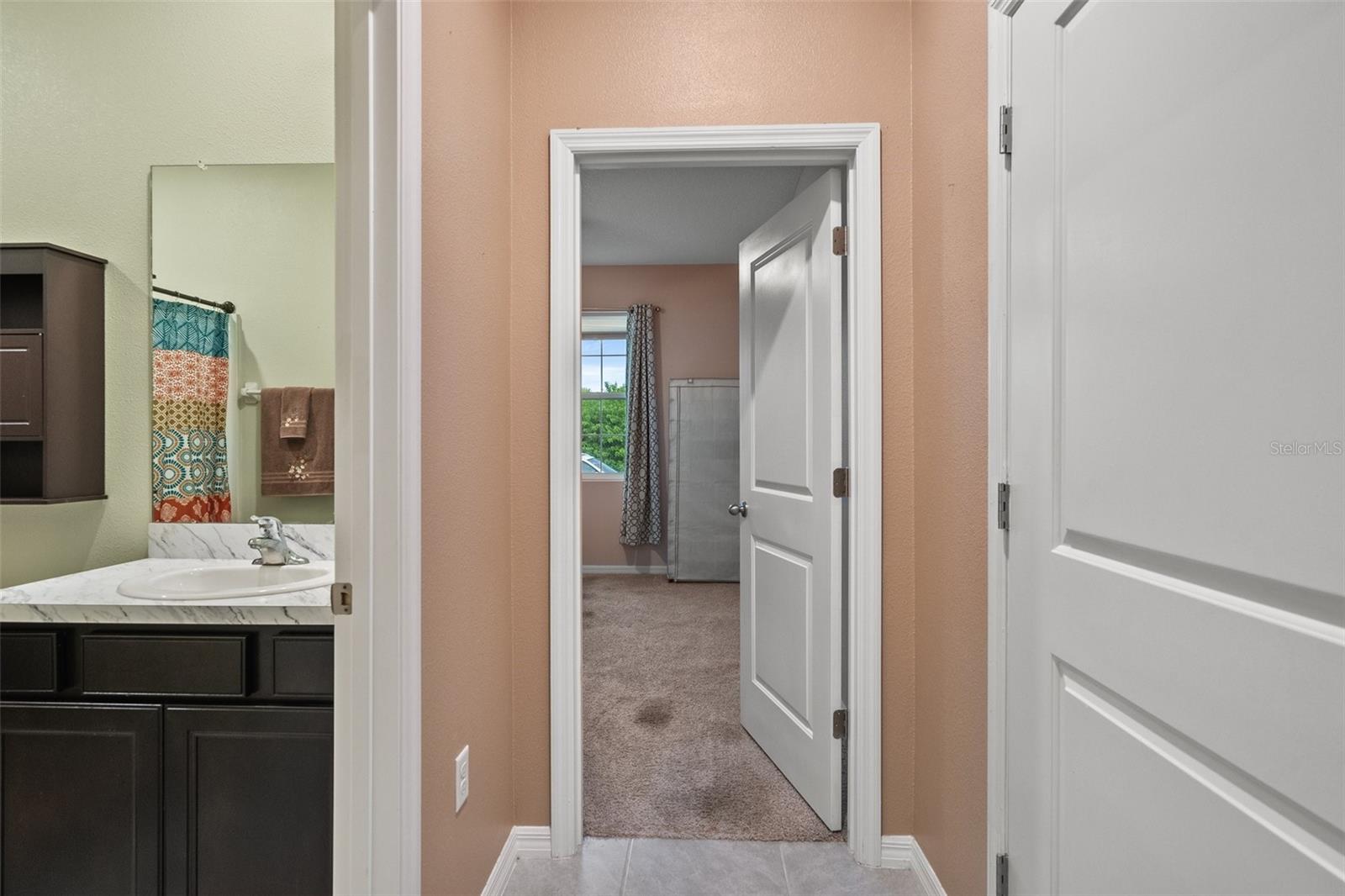 582 8TH ST NW, RUSKIN, FL, 33570