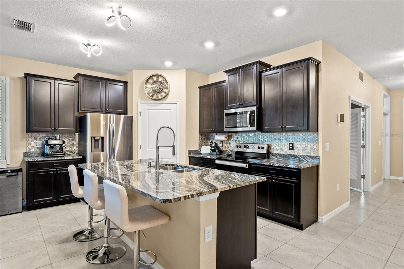 582 8TH ST NW, RUSKIN, FL, 33570