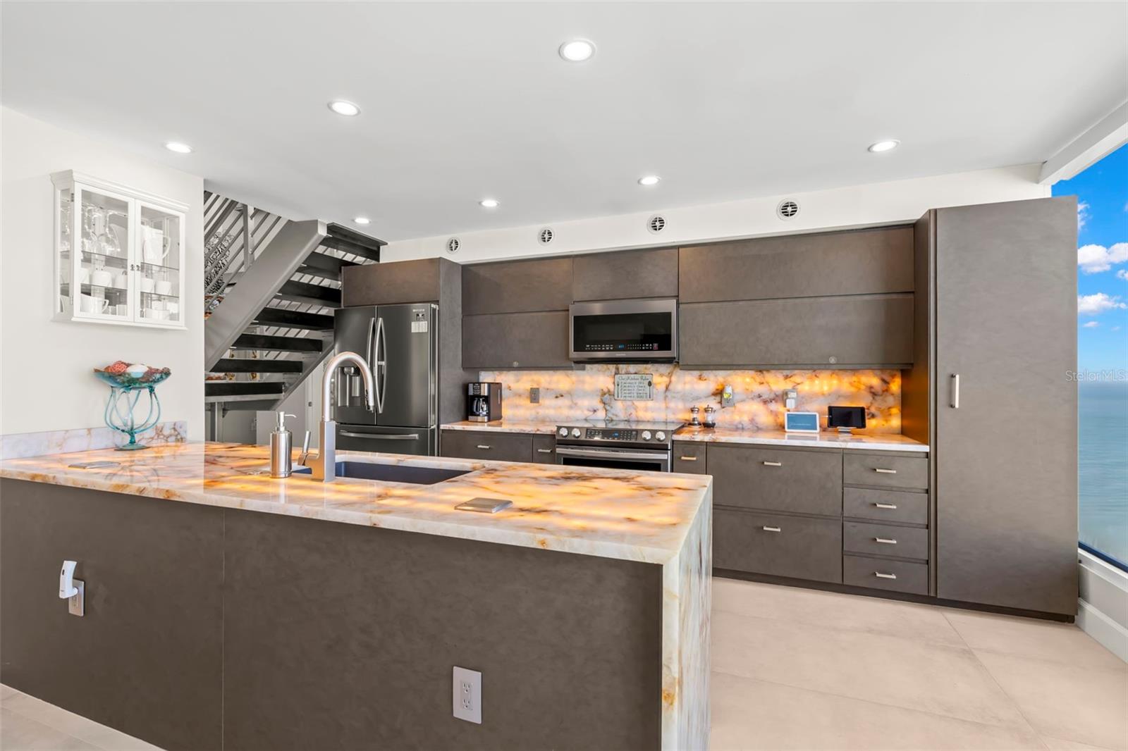 440 S GULFVIEW BLVD #1701, CLEARWATER BEACH, FL, 33767