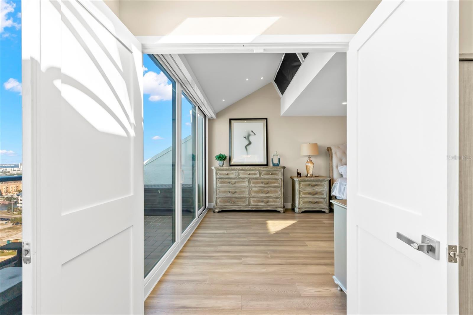 440 S GULFVIEW BLVD #1701, CLEARWATER BEACH, FL, 33767