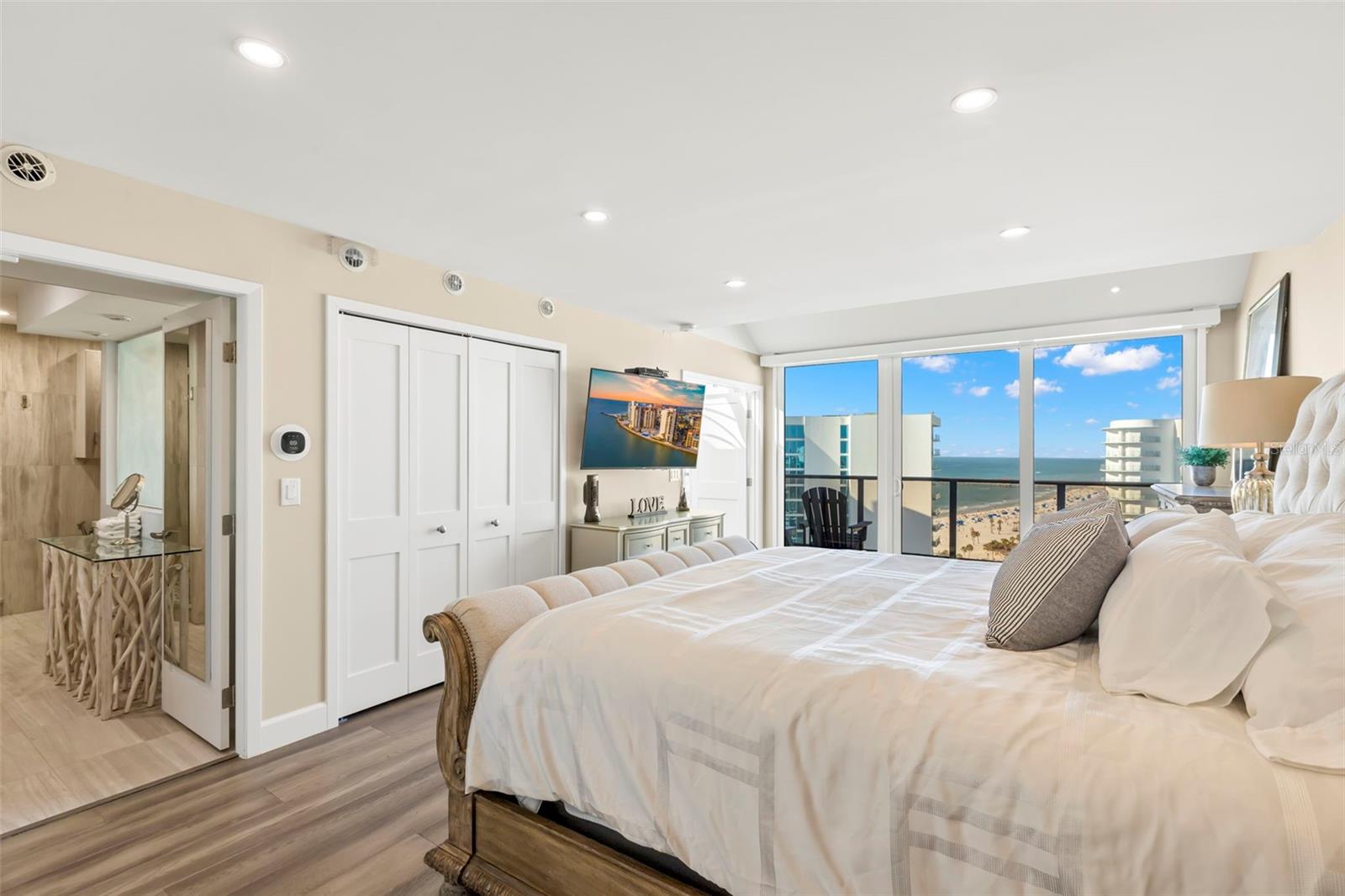 440 S GULFVIEW BLVD #1701, CLEARWATER BEACH, FL, 33767