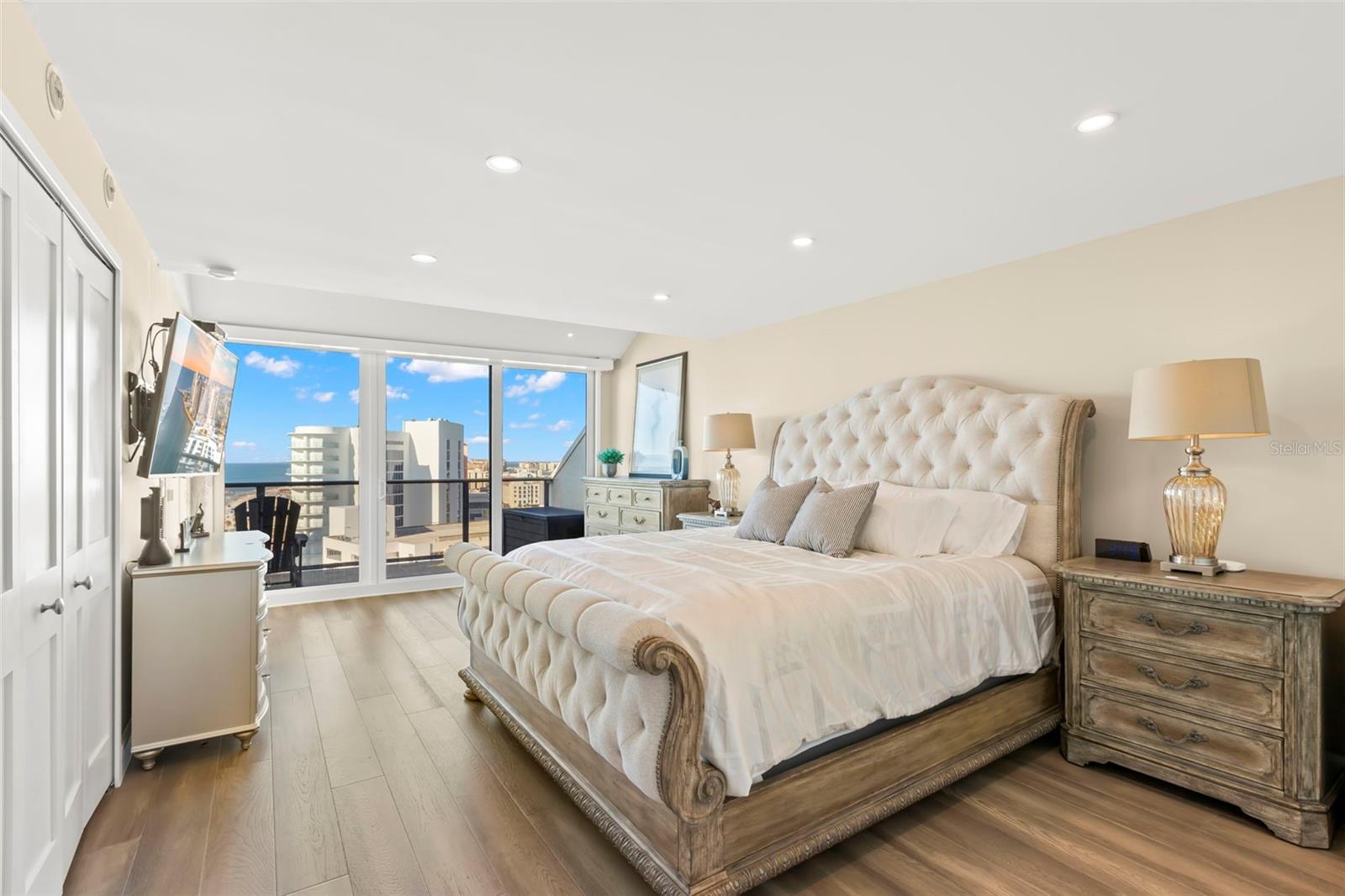 440 S GULFVIEW BLVD #1701, CLEARWATER BEACH, FL, 33767