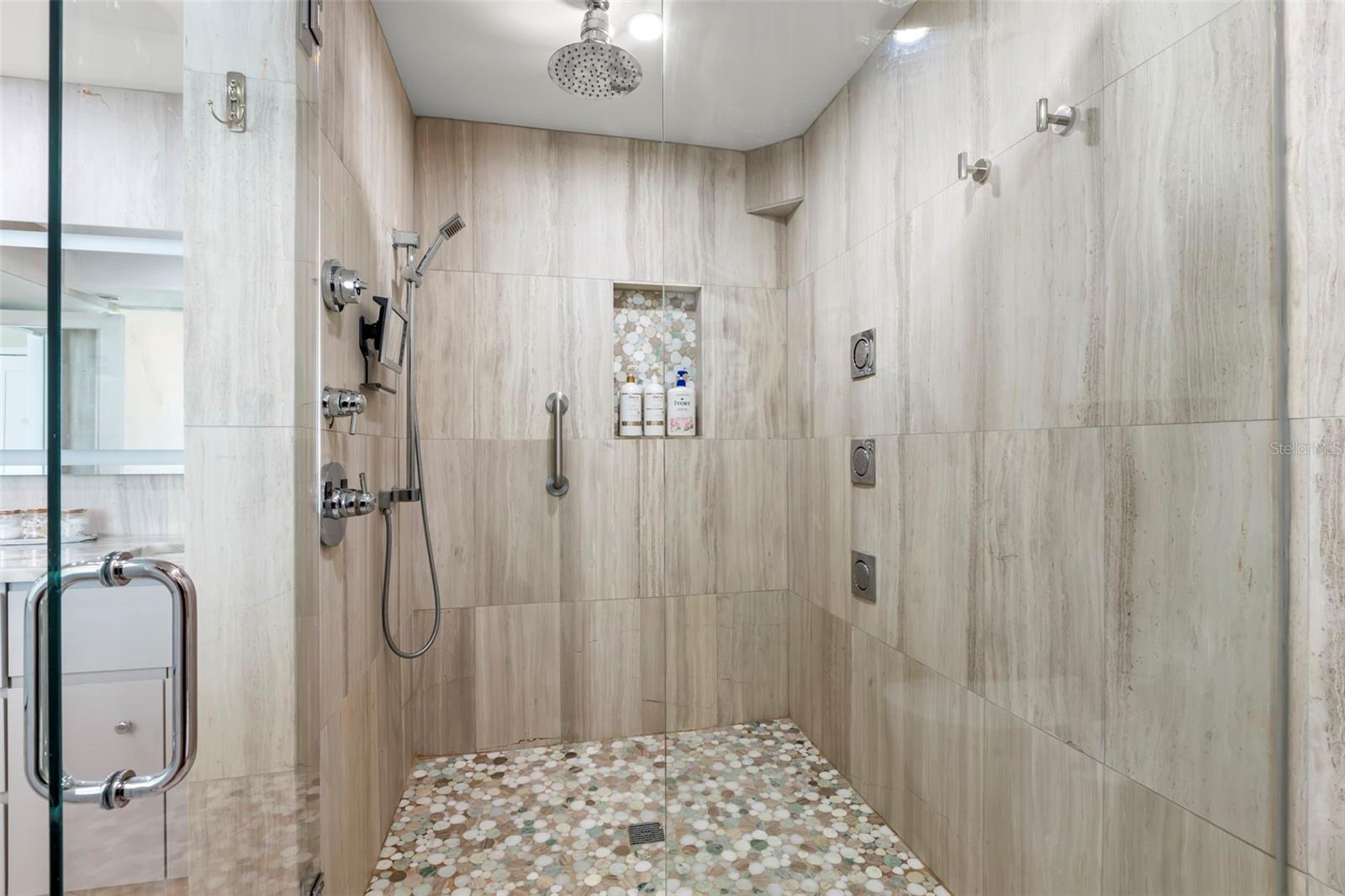 440 S GULFVIEW BLVD #1701, CLEARWATER BEACH, FL, 33767