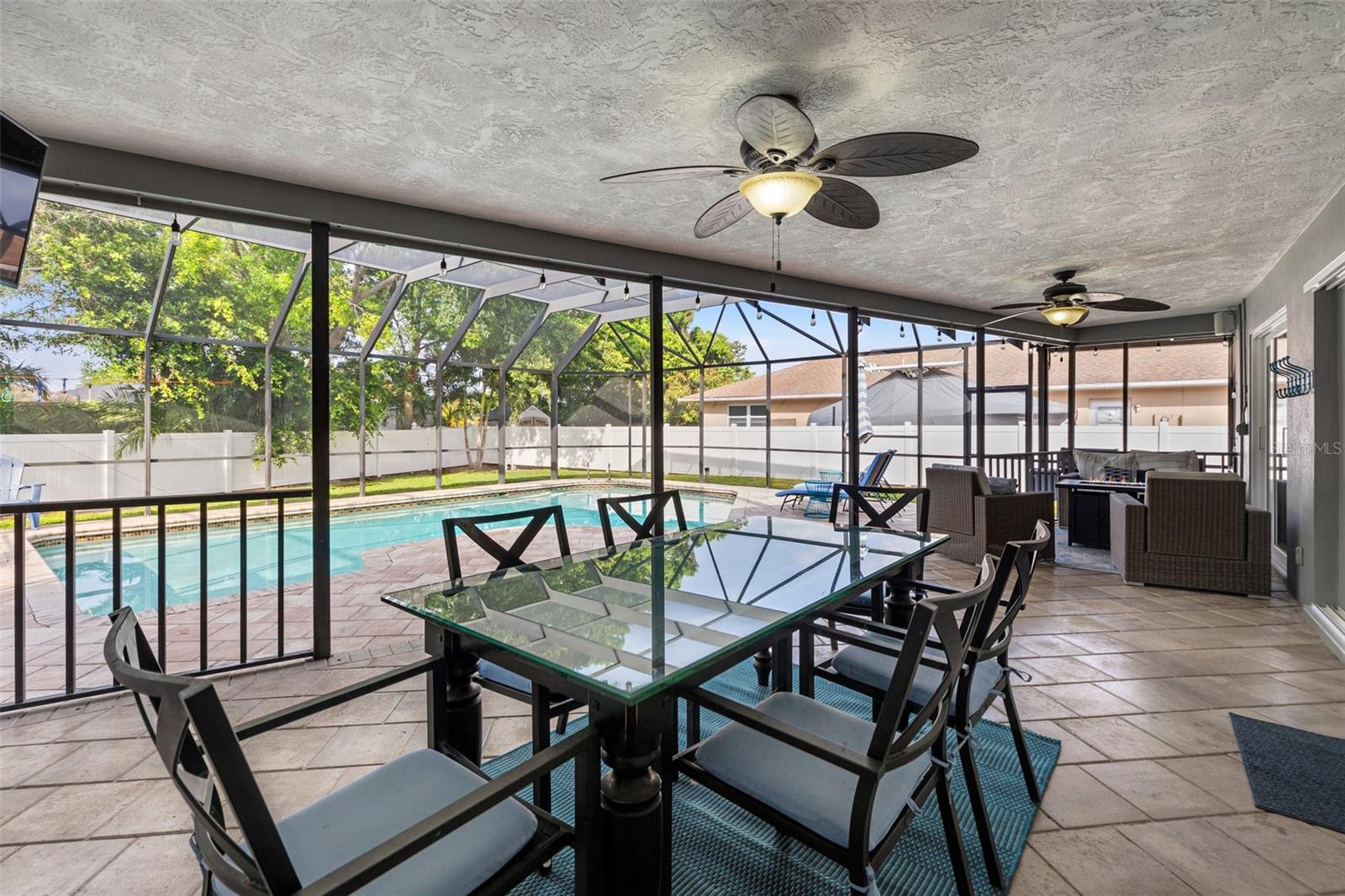1433 74TH CIR NE, ST PETERSBURG, FL, 33702