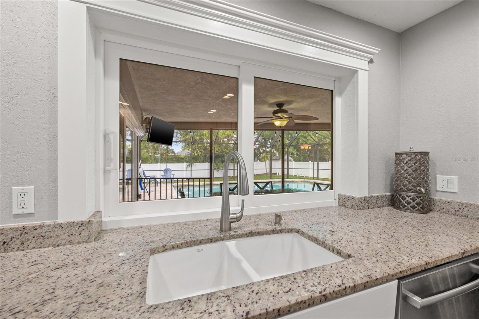 1433 74TH CIR NE, ST PETERSBURG, FL, 33702