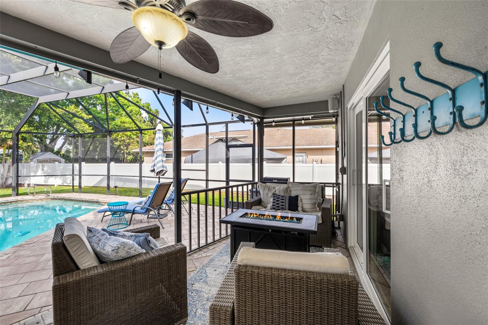 1433 74TH CIR NE, ST PETERSBURG, FL, 33702