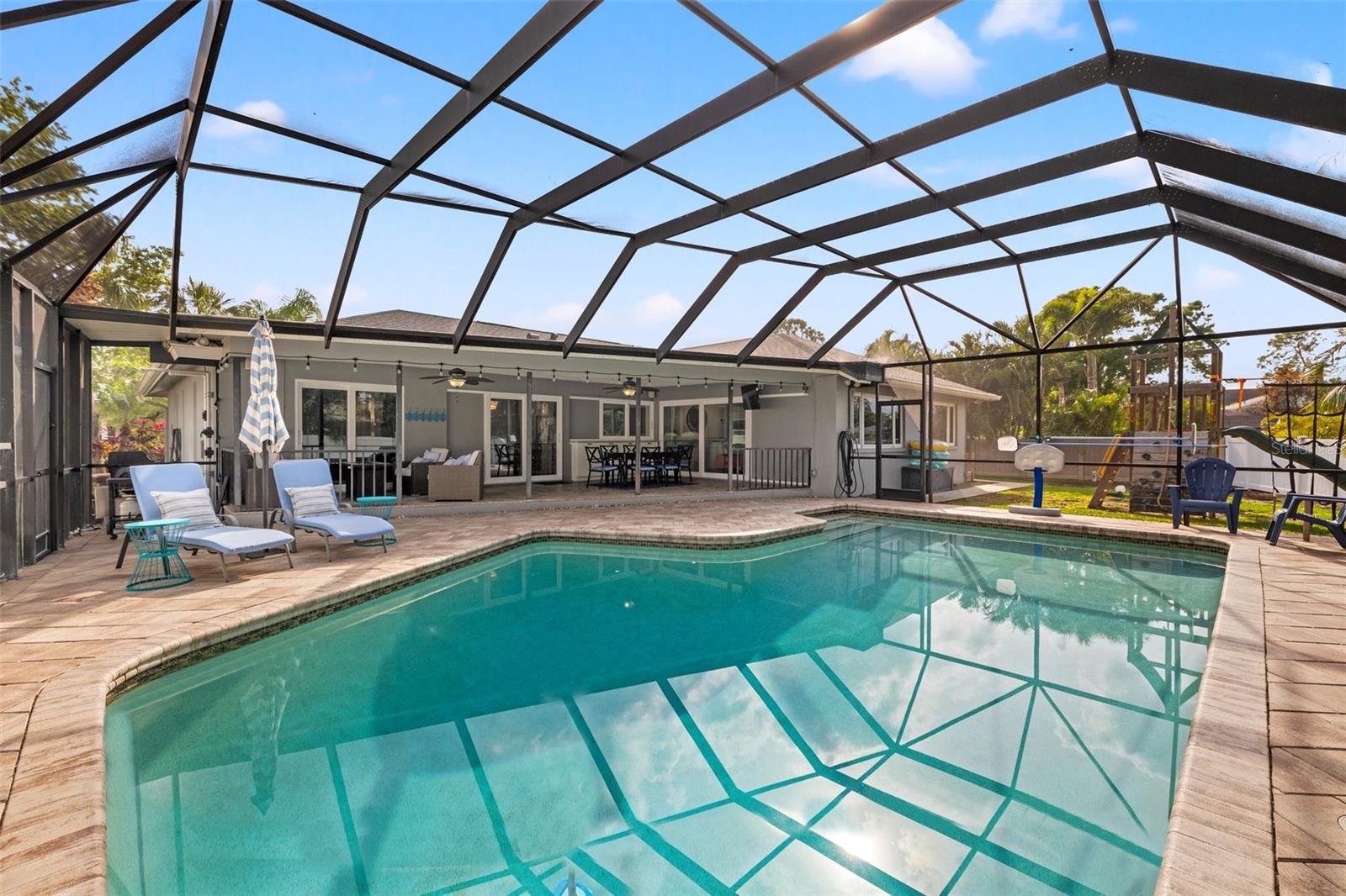 1433 74TH CIR NE, ST PETERSBURG, FL, 33702